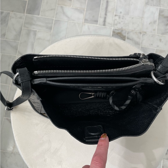👜SOLD OUT 👜 Rag & Bone Patent Passenger Crossbody - Picture 3 of 4